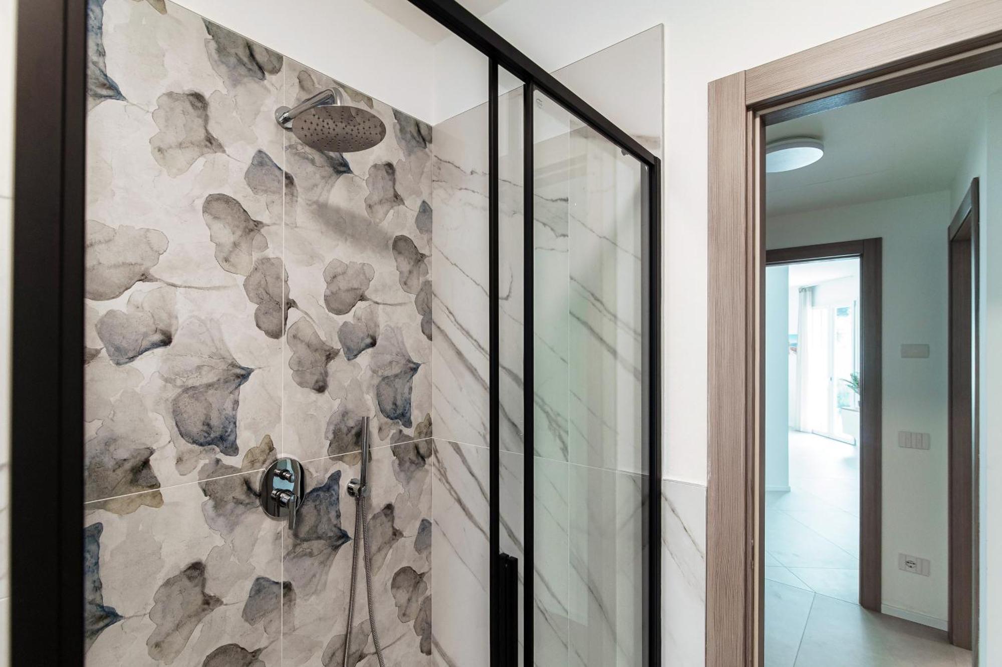 Lario Suite Apartments By Quokka 360 - With Parking Next To Como City エクステリア 写真