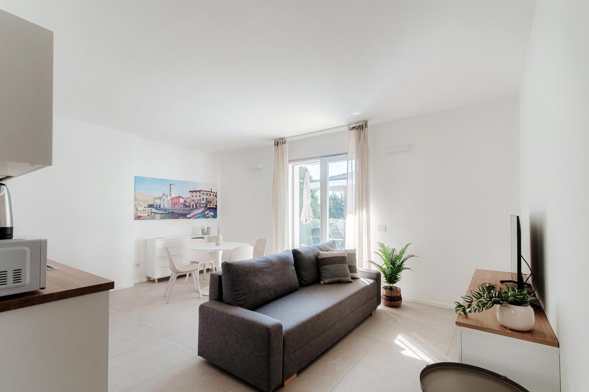 Lario Suite Apartments By Quokka 360 - With Parking Next To Como City エクステリア 写真