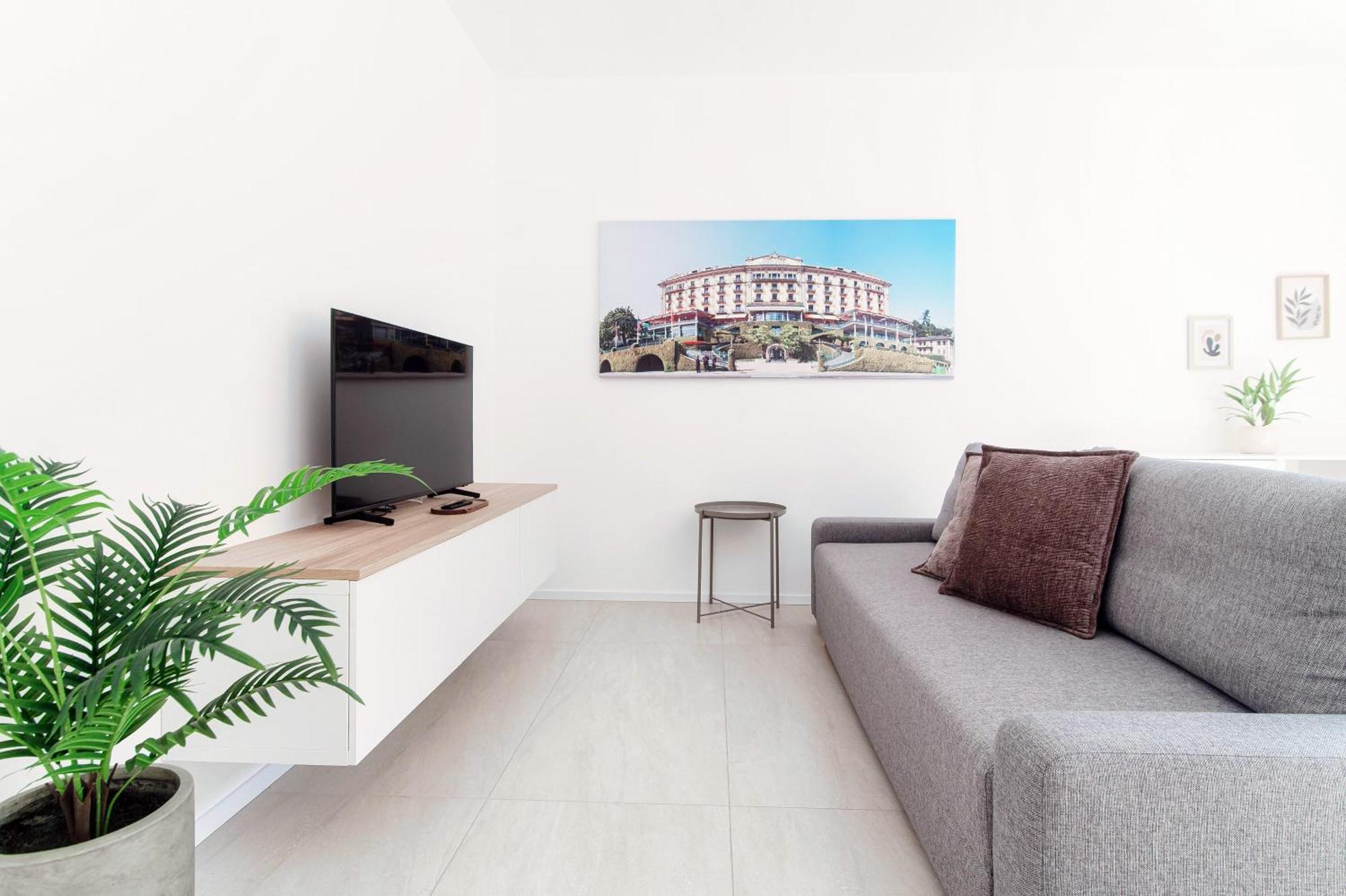 Lario Suite Apartments By Quokka 360 - With Parking Next To Como City エクステリア 写真